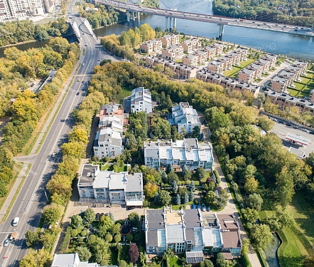 таунхаус площадью 353 кв.м.