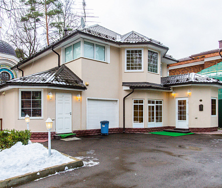 дом площадью 230 кв.м.