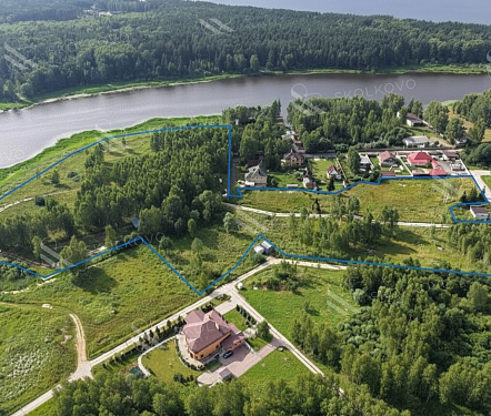 участок площадью 415 кв.м.