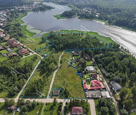 участок площадью 415 кв.м.
